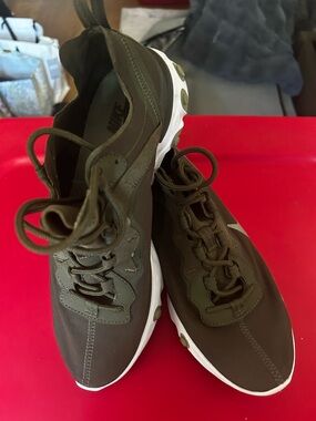 Nike React Women’s Olive Green Lightweight Running Shoes
